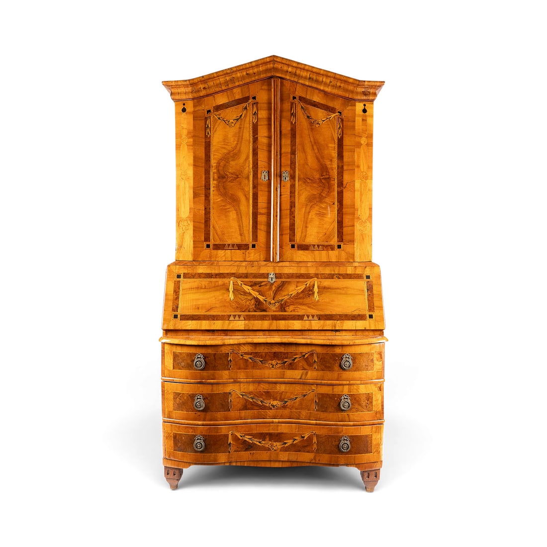 | BAROCKER SEKRETAeRSCHRANK: BAROCKER SEKRETAeRSCHRANK Sueddeutschland, wohl Regensburg, um 1780-1790 Nussbaum, Nusswurzel, Zwetschge und verschiedene Hoelzer, auf Nadelholz furniert und intarsiert. H. ca. 212, B. 111, T. 54 cm.