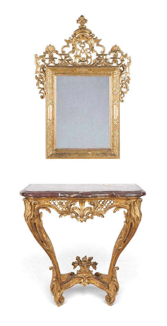 | PRUNKVOLLE LOUIS XIV WANDKONSOLE UND SPIEGEL: PRUNKVOLLE LOUIS XIV WANDKONSOLE UND SPIEGEL Frankreich, erste Haelfte 18. Jh. Holz, reich geschnitzt und vergoldet, mit Marmorplatte, Spiegelglas. Konsole H. 82, Spiegel H. 88 cm. Repraesentatives,