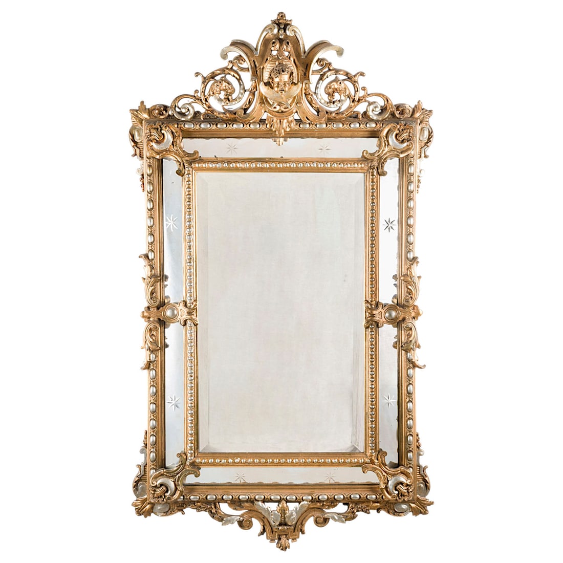 | GROSSER PARCLOSE PRUNKSPIEGEL: GROSSER PARCLOSE PRUNKSPIEGEL Wohl Italien, um 1880 Holz, geschnitzt, versilbert und vergoldet, Spiegelglas, part. facettiert, part. geschliffen. H. ca. 145, B. 83, T. 6 cm.. Hochrechteckiges Hauptspi