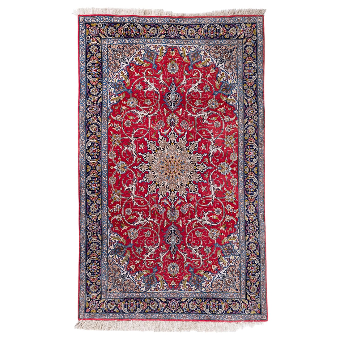 | ISFAHAN KORK AUF SEIDE MIT SEIDE: ISFAHAN KORK AUF SEIDE MIT SEIDE Persien, Ende 20. Jh. 239 x 146 cm. Leichte Anschmutzungen.ISFAHAN KORK AUF SEIDE MIT SEIDE Persien, Ende 20. Jh. 239 x 146 cm. Leichte Anschmutzungen.