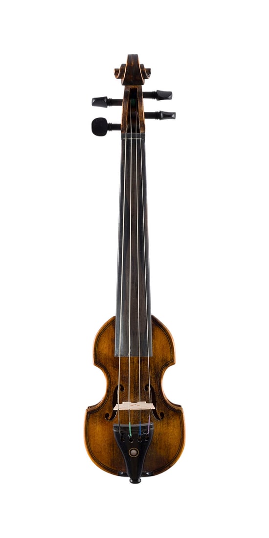 | SELTENE POCHETTE (AUCH TANZMEISTERGEIGE): RARE POCHETTE (ALSO KNOWN AS A DANCE MASTER'S VIOLIN) Likely Germany or France, 20th century. Narrow, violin-shaped miniature body with a two-piece maple back, spruce top, and brown varnish. Length 39