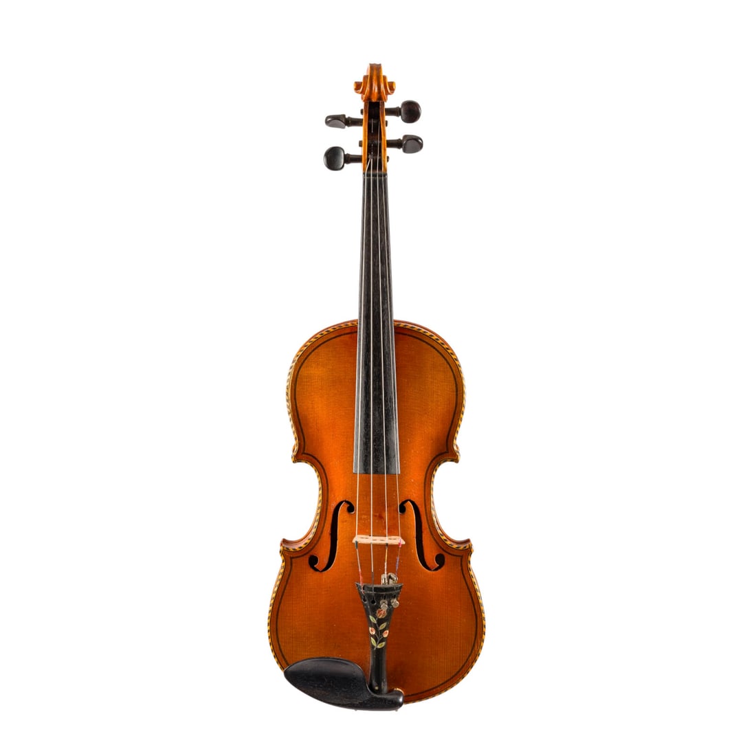 | VIOLINE MIT INTARSIEN UND PERLMUTT MOSAIK: VIOLINE MIT INTARSIEN UND PERLMUTT MOSAIK Deutsch, Anfang 20. Jh. Einteilige Fichtenholzdecke und Ahornboden, umlaufende, intarsierte Einlage, rueckseitig aufwendig verziertes, florales Perlmutt Mosai