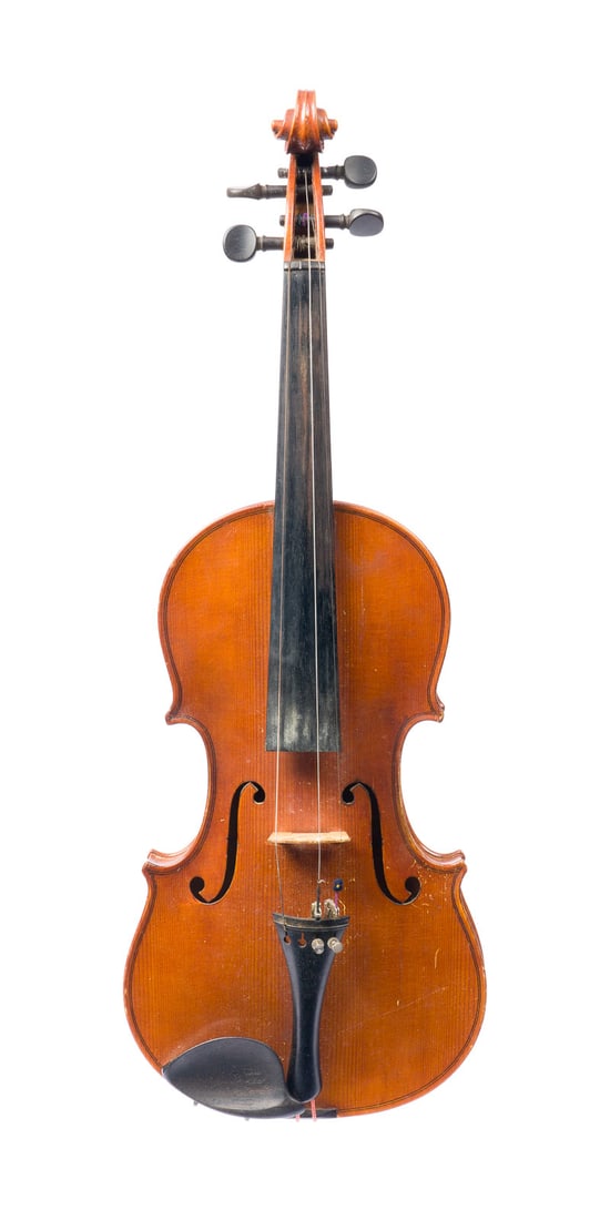 | VIOLINE 'AUGUST CLEMENS GLIER': VIOLIN 'AUGUST CLEMENS GLIER' Markneukirchen, around 1900 Two-piece spruce top and maple back, brown-reddish varnish, with case. 4/4 violin, l. 59.5, body length 35.8 cm. Violin label: