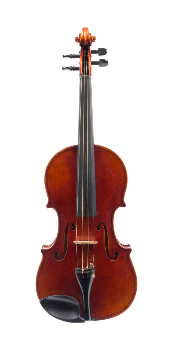| VIOLINE 'EMIL HARTUNG JUN.' UND ZWEI VIOLINBOeGEN 'AUG. HERRMANN': VIOLIN 'EMIL HARTUNG JUN. AND TWO VIOLIN BOWS 'AUG. HERRMANN' Erlbach, 20th century Two-piece spruce top and flamed maple back, brown-reddish varnish, with case. 4/4/ violin, l. approx. 59.5 cm, body 