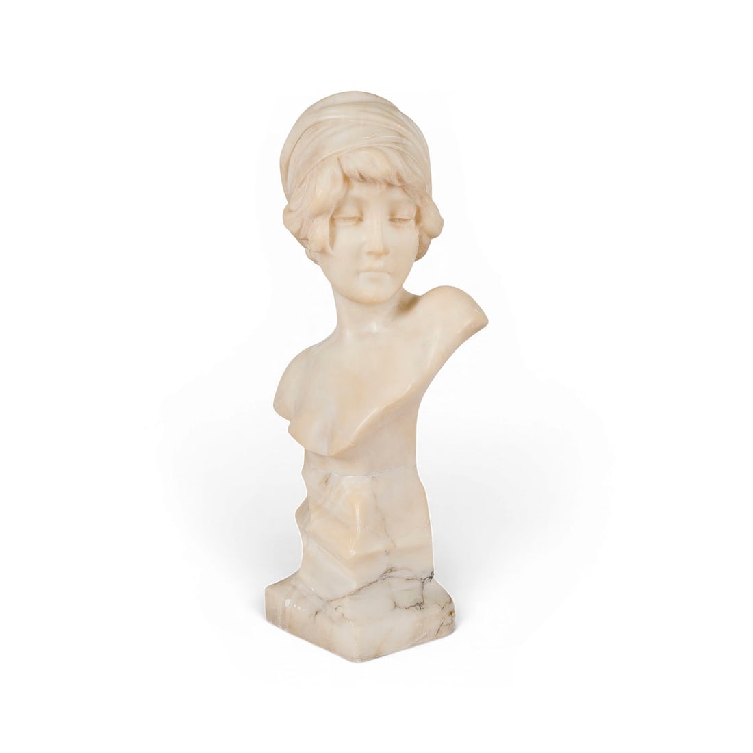 UNBEKANNTER BILDPLASTIKER | JUGENDSTIL FRAUENBUeSTE: UNKNOWN SCULPTOR Active 20th century ART NOUVEAU BUST OF A WOMAN Alabaster. H. 41, W. 18, D. 12 cm, weight approx. 7 kg. Unsigned. Part. chips/damage; restored.UNBEKANNTER BILDPLASTIKER Taetig im 20. 