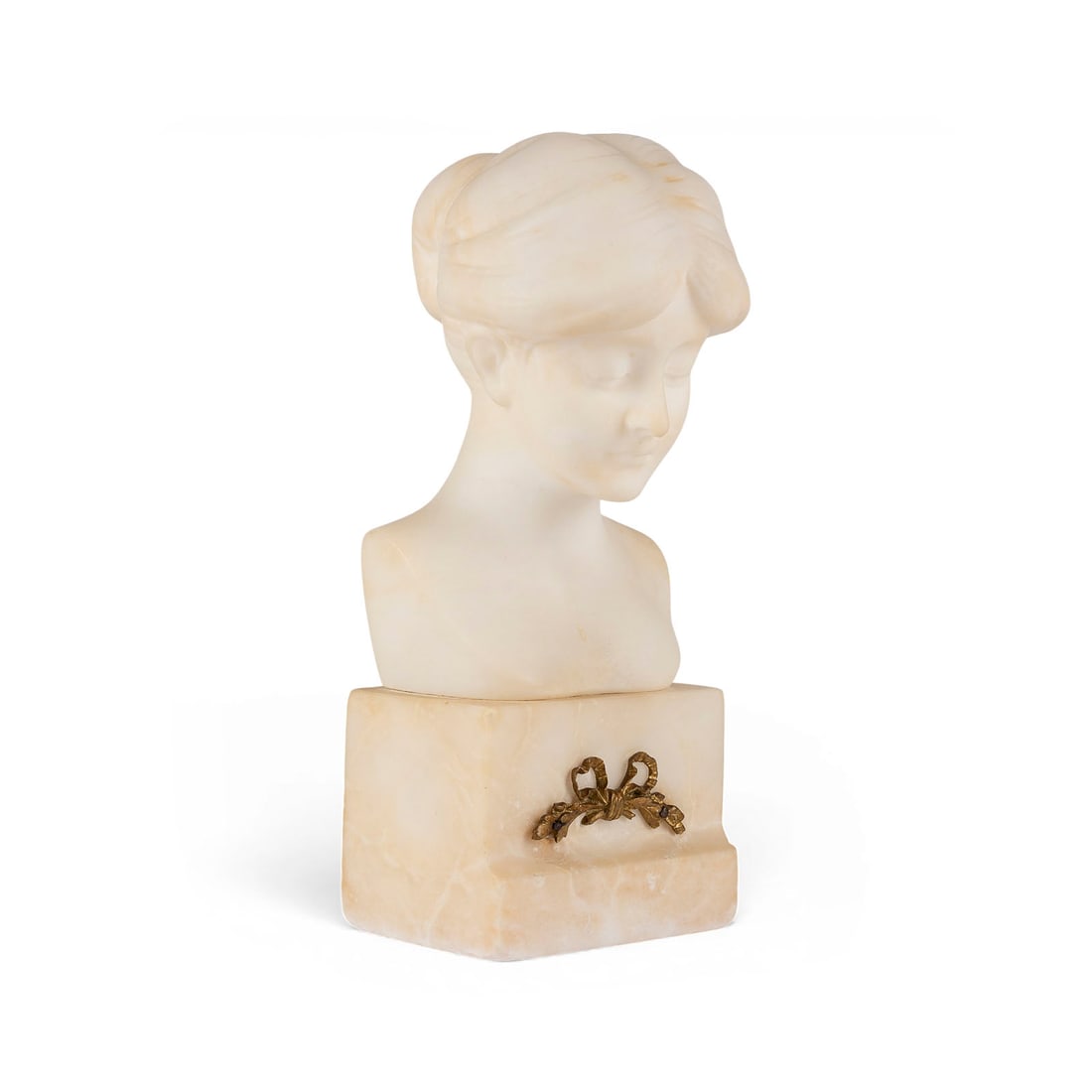 ITALIENISCHER BILDPLASTIKER 'SENTER' | JUGENDSTIL-BUeSTE EINER JUNGEN FRAU: ITALIAN SCULPTOR 'SENTER' Active circa 1900 ART NOUVEAU BUST OF A YOUNG WOMAN Alabaster, fully sculpted, with applied metal ornaments. H. 20, W. 9, D. 7 cm. Marked 'Senter' and 'AG' on the back. Minor