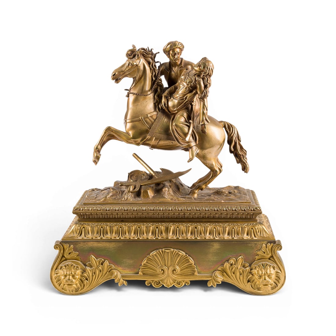 FRANZOeSISCHER BILDPLASTIKER | 'DIE ENTFUeHRUNG' - AUFSATZ EINER PENDULE: FRENCH SCULPTOR Active circa 1800 'THE ABDUCTION' - MANTEL CLOCK TOPPER Fire-gilt bronze on a base. H. 39, W. 34, D. 15.5 cm. A dynamic, fully modeled equestrian group depicting a rider in Oriental at