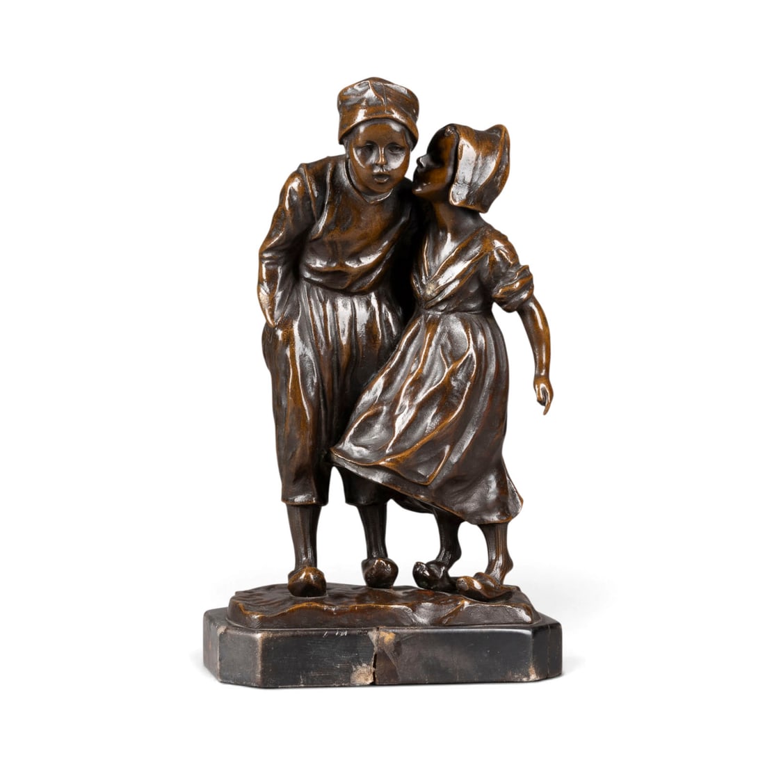 BERLINER BILDPLASTIKER | 'DAS SUeSSE GEHEIMNIS' 'PAAR IN BAUERNTRACHT': BERLIN SCULPTOR Active in the early 20th century 'THE SWEET SECRET' 'COUPLE IN FARMERS' COSTUMES' Bronze, brown patina, on marble base (H. 2 cm). Total H. 23.5, W. 13, D. 9.5 cm, weight approx. 2.88 k