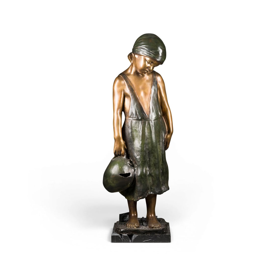 VINCENZO AURISICCHIO | GROSSES MAeDCHEN MIT KRUG: VINCENZO AURISICCHIO 1855 - 1926 Active in Italy LARGE GIRL WITH JUG Bronze, dark patina, on square plinth and marble base (H. 4.5 cm). H. 107, W. 36, D. 35 cm. Marked 'V. Aurisicchio' on the jug. Par