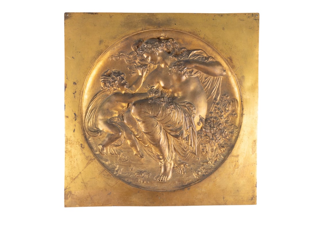 FRANZOeSISCHER BILDPLASTIKER | RELIEF: VENUS UND CUPIDO 'ALLEGORIE DER LIEBE': FRENCH SCULPTOR Active 18th/19th century RELIEF: VENUS AND CUPID - 'ALLEGORY OF LOVE' Fire-gilt bronze, worked in relief and finely chased. H. 38.5, W. 38.5, D. 1 cm. Plaque featuring a central, reces