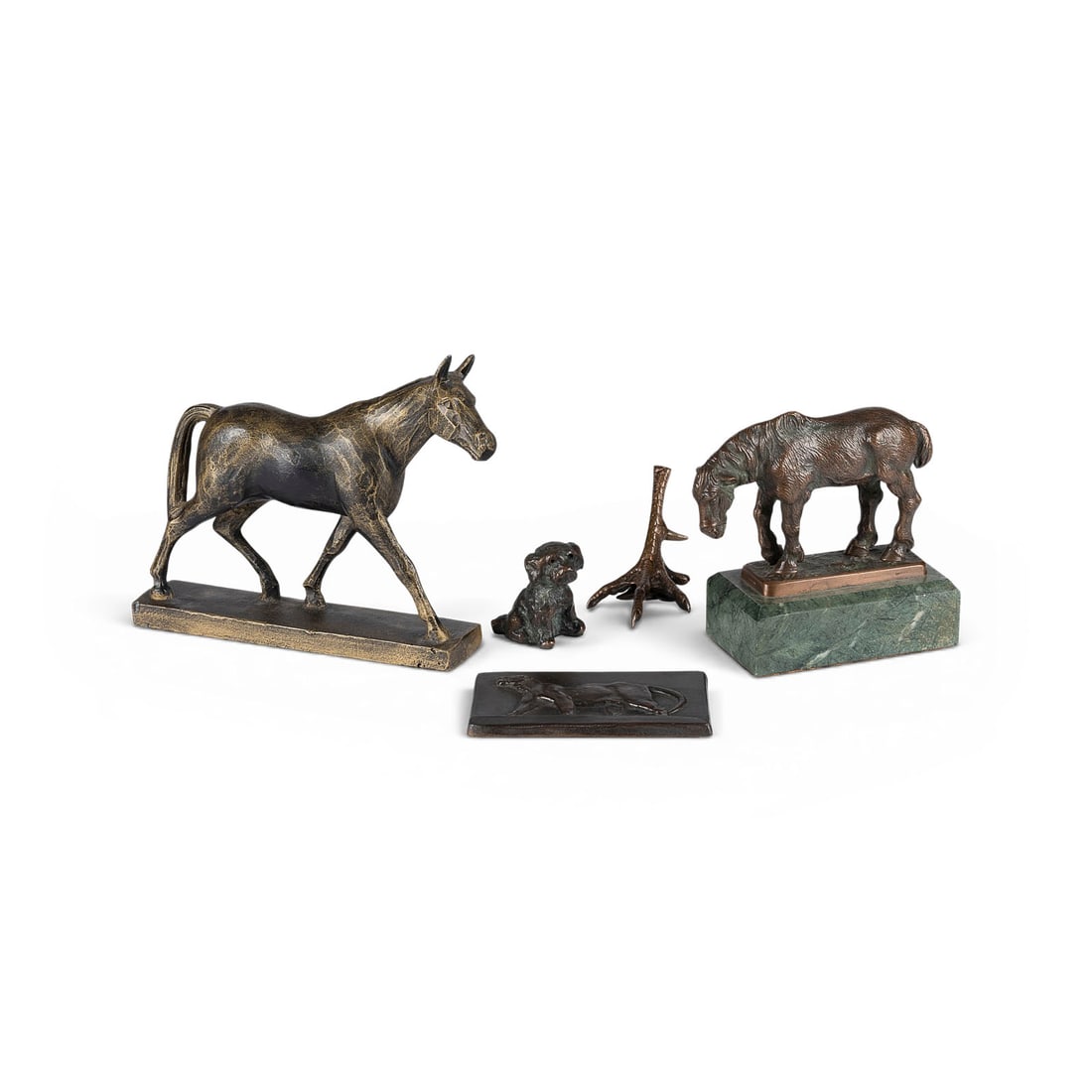 DIVERSE BILDPLASTIKER | KONVOLUT VON FUeNF TIERFIGUREN: VARIOUS SCULPTORS Active 19th/20th century GROUP OF FIVE ANIMAL FIGURES Bronze, with dark and light patina. Heights ranging from 6.5 to 19.5 cm. Some pieces marked and signed. Buttercup flower with