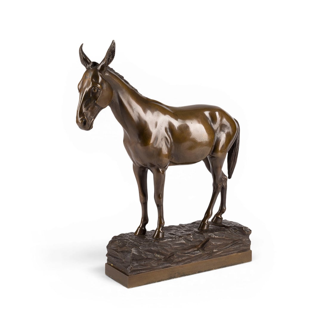 UNBEKANNTER BILDPLASTIKER | STEHENDES MAULTIER: UNKNOWN SCULPTOR Active early 20th century STANDING MULE Bronze, brown patina, on a naturalistic plinth (H. 6 cm). Total H. 31, W. 28, D. 7 cm; weight approx. 4.35 kg. Unsigned. Areas of rubbing and l