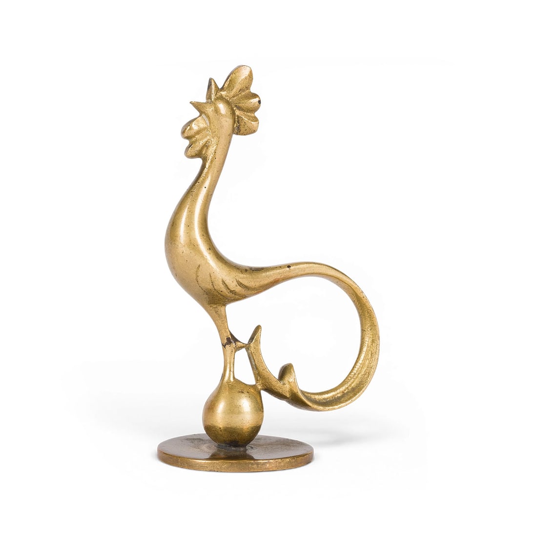 WERKSTAeTTEN HAGENAUER (WIEN) | 'HAHN': WERKSTAeTTEN HAGENAUER (VIENNA) 'ROOSTER' Brass, with gold-toned patina and polished finish. H. 7 cm, W. 4.5 cm, D. 3 cm, weight approx. 42 g. Marked on the underside with 'WHW' in a circle and 'Made 