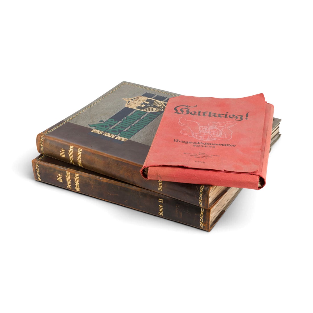 | 'DIE DEUTSCHEN KOLONIEN' (NATIONALAUSGABE) UND 'KRIEGS- UND RUHMESBLAeTTER': THE GERMAN COLONIES' (NATIONAL EDITION) AND 'WAR AND GLORY PAPERS' German, first quarter of the 20th century 3 volumes. 37.5 x 29 x 5 cm / 27 x 19.5 x 2 cm. Signs of wear; completeness not verified. 1