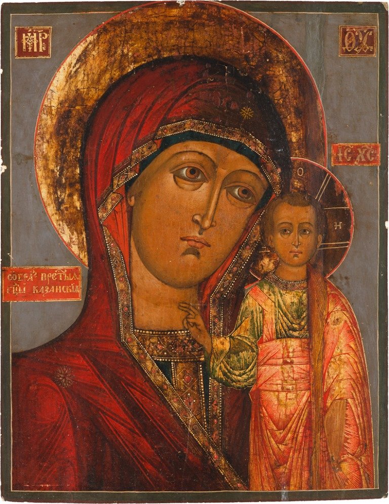 GOTTESMUTTER VON KAZAN: GOTTESMUTTER VON KAZAN Tempera auf Holztafel, Nimben mit Resten alter Vergoldung, Gewänder mit Golddispersion, partiell stark besch. und rest., leicht wurmstichig, 42 cm x 33 cm. Russland, 2. Hälfte
