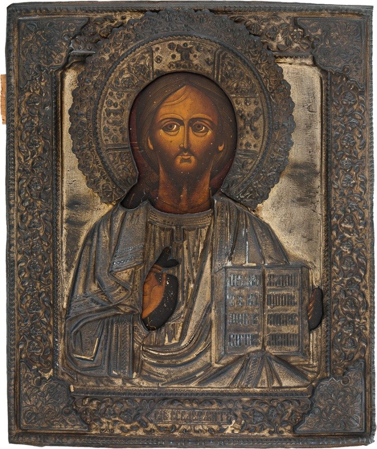 ZWEI IKONEN: CHRISTUS PANTOKRATOR: ZWEI IKONEN: CHRISTUS PANTOKRATOR Öl/Tempera auf Kreidegrund auf Holz. Eine Ikone mit Silberoklad, punziert mit Stadtmarke, Feingehalt '84' und Meisterzeichen 'SG.' in Kyrillisch (13,5 x 11,2 cm), di