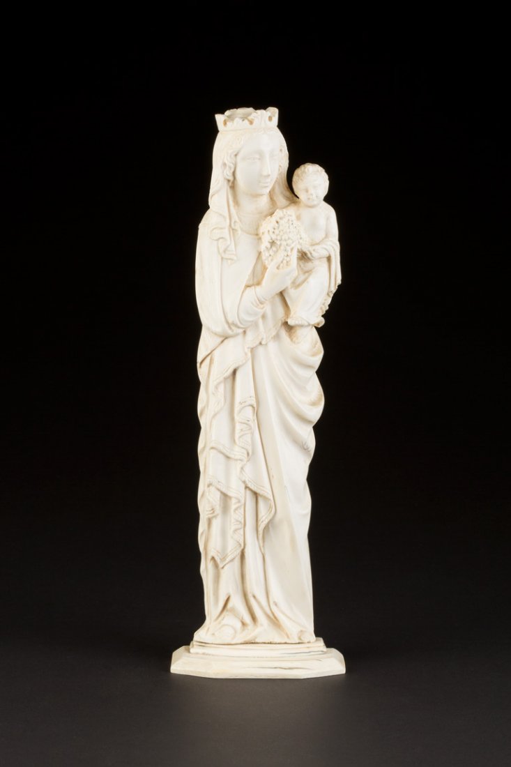TRAUBENMADONNA Deutsch, um 1900 Elfenbein, (1 of 1)