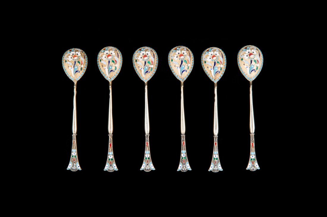 SECHS CLOISONNÃ‰-EMAIL-LoFFEL: SIX SILVER-GILT AND CLOISONNÃ‰ ENAMEL SPOONS Russian, Moscow, 1908-1917 The backs of the bowls enameled with stylized foliage on a stippled ground. Within turquoise pellet border. Marked with assay