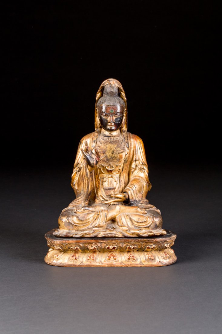 BUDDHA AUF EINEM DOPPELTEN LOTUS (1 of 2)