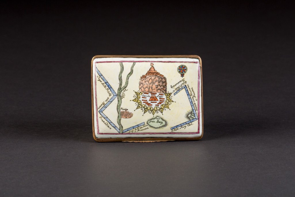 EMAILLEDOSE MIT DARSTELLUNG DER FESTUNG KÖNIGSTEIN (1 of 2)