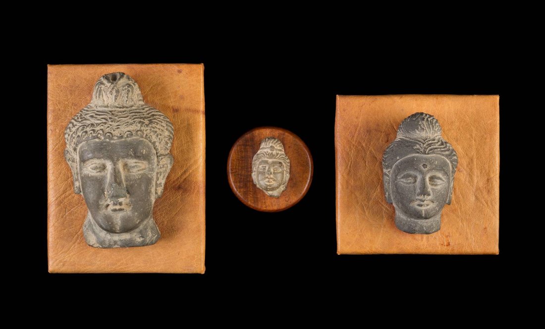 DREI KPFE BUDDHISTISCHER GOTTHEITEN Gandhara, 300/400 (1 of 1)