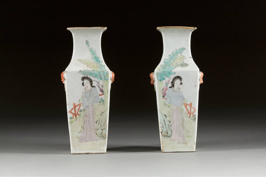 PAAR VIERKANT-VASEN MIT SPRÜCHEN China, um 1900 (1 of 1)