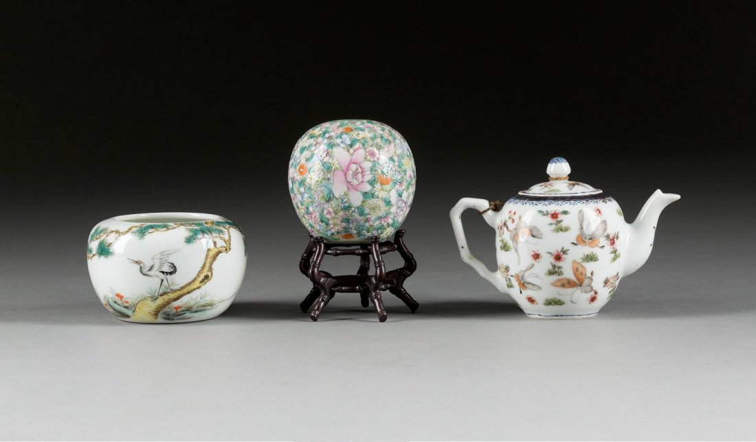 KLEINES KÄNNCHEN UND ZWEI VÄSCHEN China, 1. Hälfte 20. (1 of 1)