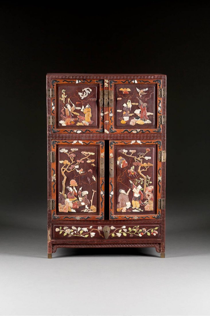 KLEINES KABINETT-SCHRÄNKCHEN China, 19. Jh. Hartholz, (1 of 1)