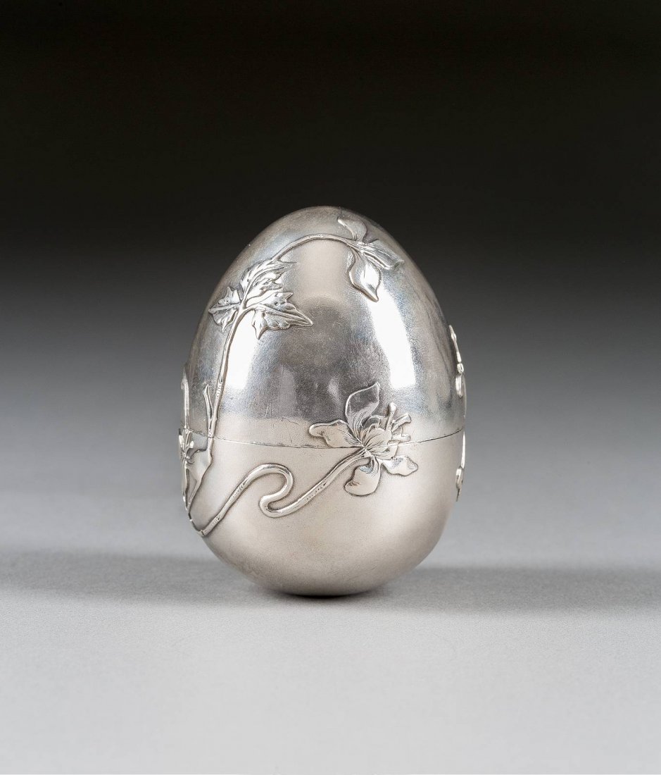 AN EGG-SHAPED SILVER BOX Russian, Moscow, Michael (1 of 1)
