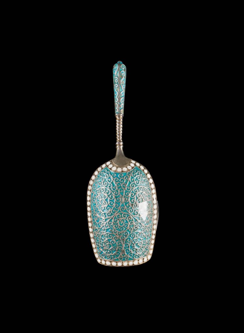 A SILVER-GILT AND CLOISONNƒ ENAMEL SUGAR SHOVEL: A SILVER-GILT AND CLOISONNƒ ENAMEL SUGAR SHOVEL Russian, Moscow, Gustav Klingert, 1893 Decorated with turquoise filigree enamel. Engraved initials. Marked with city hallmark, assayer's mark, 84 stand