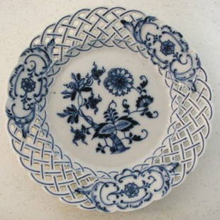 Meissen Filigree Blue & White Porcelain Plate: Meissen Filigree Blue & White Porcelain Plate, 7" Dia.