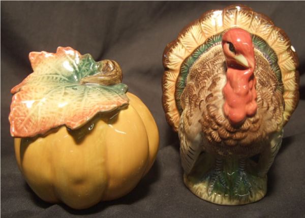 Fitz and Floyd Harvest Heritage Salt & Pepper Set: Fitz and Floyd Harvest Heritage Salt & Pepper Set, 3 & 4" High, Excellent Condition