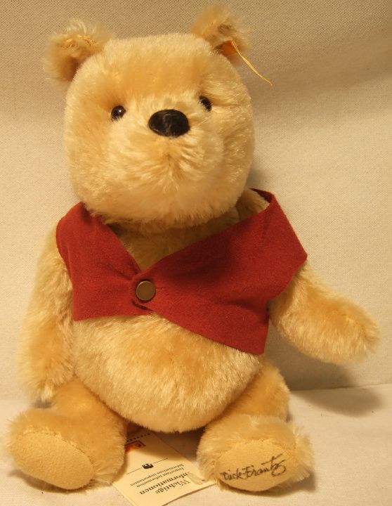 Steiff Winnie the Pooh, Signed by Dick Frantz, Ex