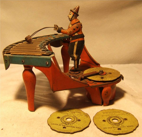 Vintage Wolverine Zilotone Wind-up Tin Toy, 8W x - 3