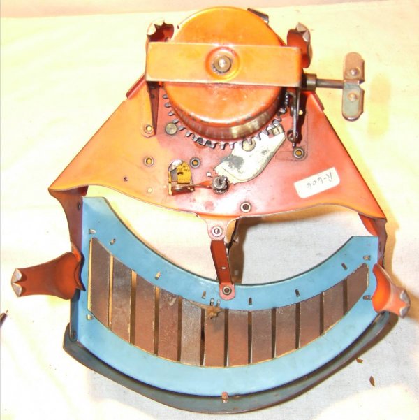 Vintage Wolverine Zilotone Wind-up Tin Toy, 8W x - 5