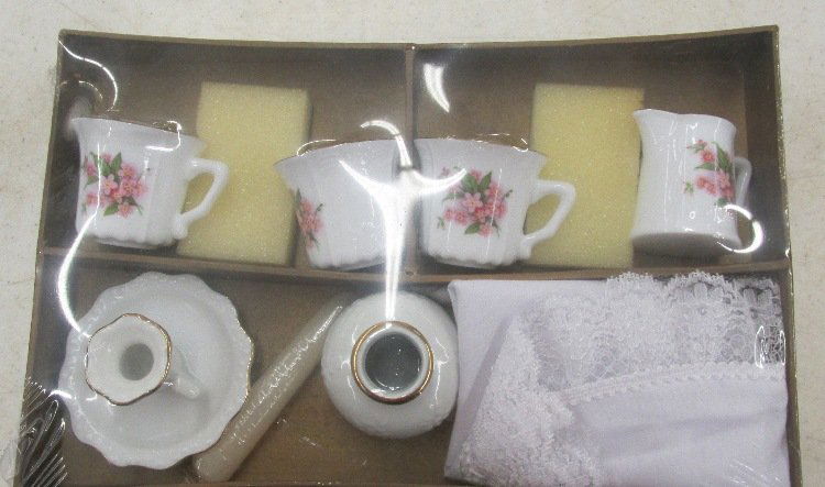 Child's Vintage Tea Set, MIB: Child's Vintage Tea Set, MIB