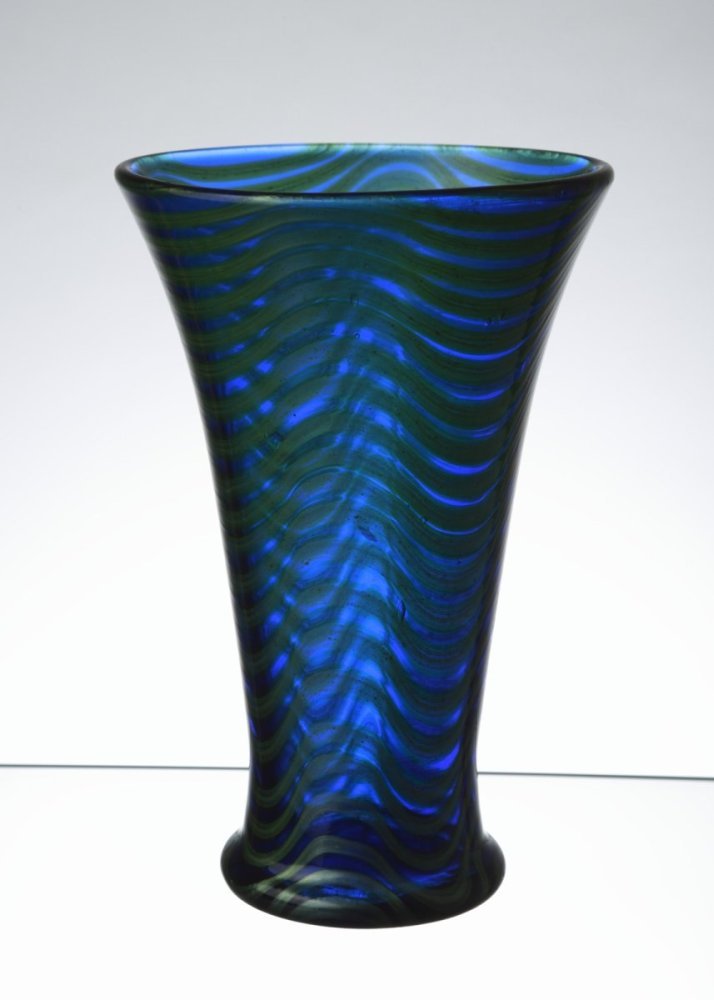 Loetz Art Nouveau Vase: Bohemia, Klastersky Mlyn, Johann Lotz Witwe, 1st third of the 20th century vase of blue glass, decorated with horizontal bands of green waves, 16 x 10 x 10 cm