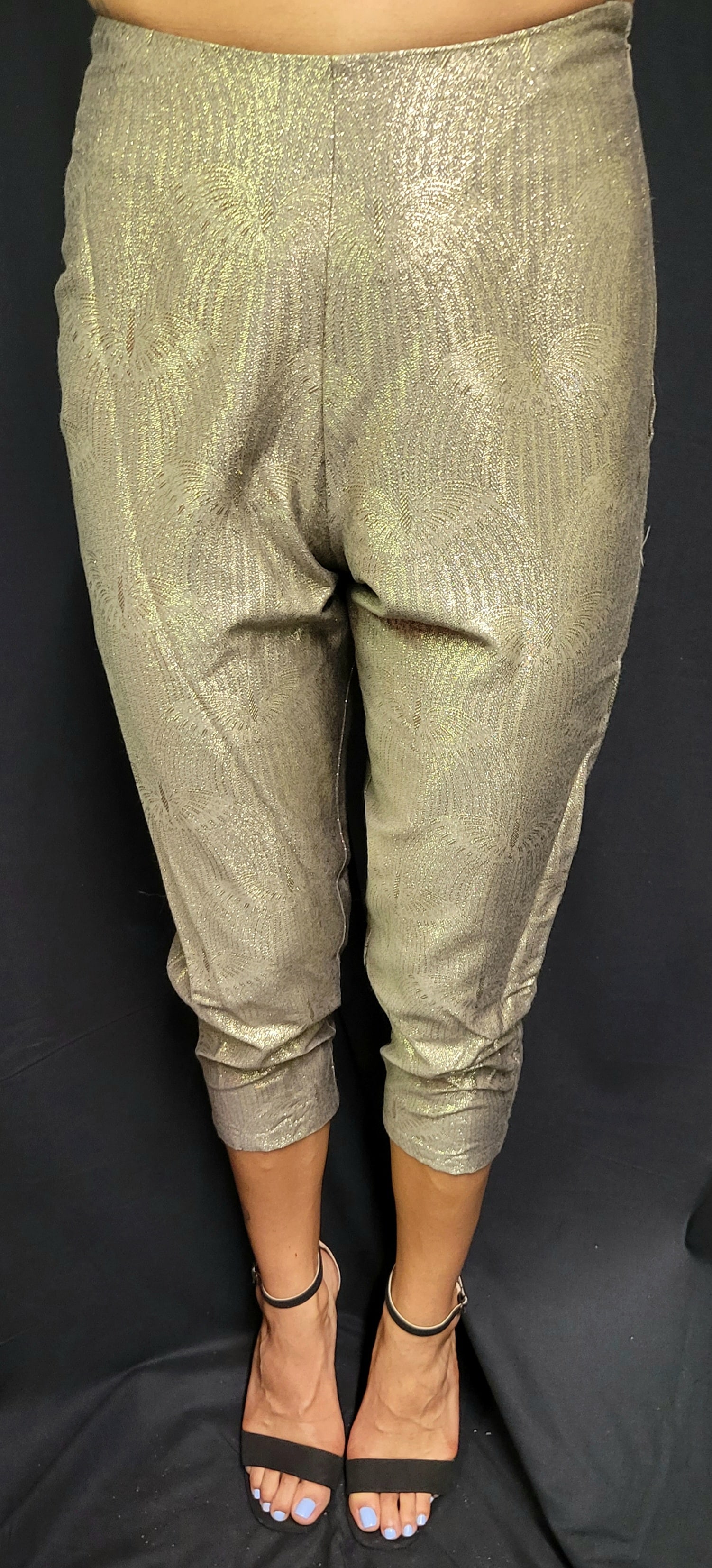 Irene Cara Estate Norma Kamali OMO Gilt Stitched Pants COA: Irene Cara Estate Norma Kamali OMO gilt stitched pants COA. OMO Norma Kamali label, high waist and crop leg, 26in waist, 21in inseam, 32in overall length. SHIPPING NOTES: Flat rate shipping prices are