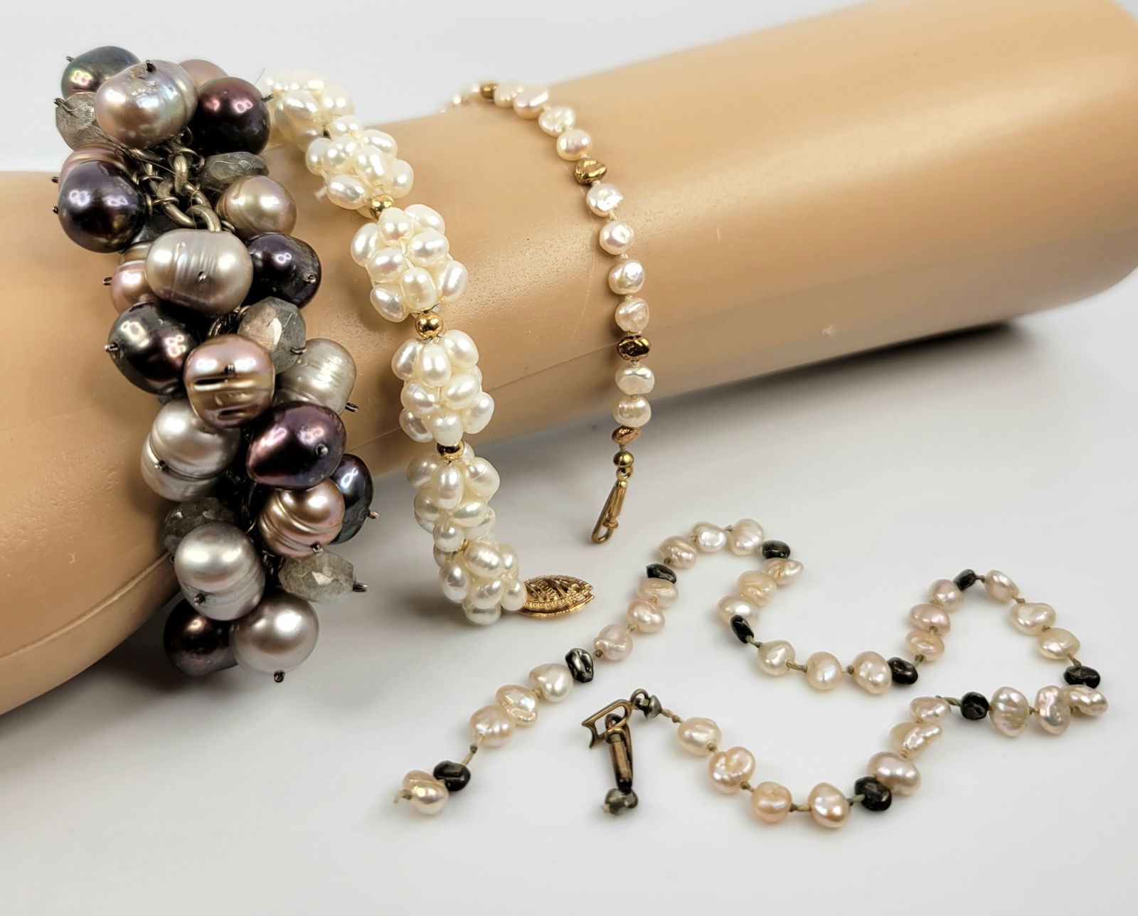 Estate pearl deals bracelets