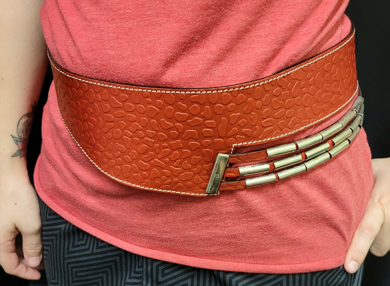 Irene Cara Estate Saks Fifth Ave Red Leather Italian Pebble Grain Metal Bead Waist Size 85 COA (1 of 2)