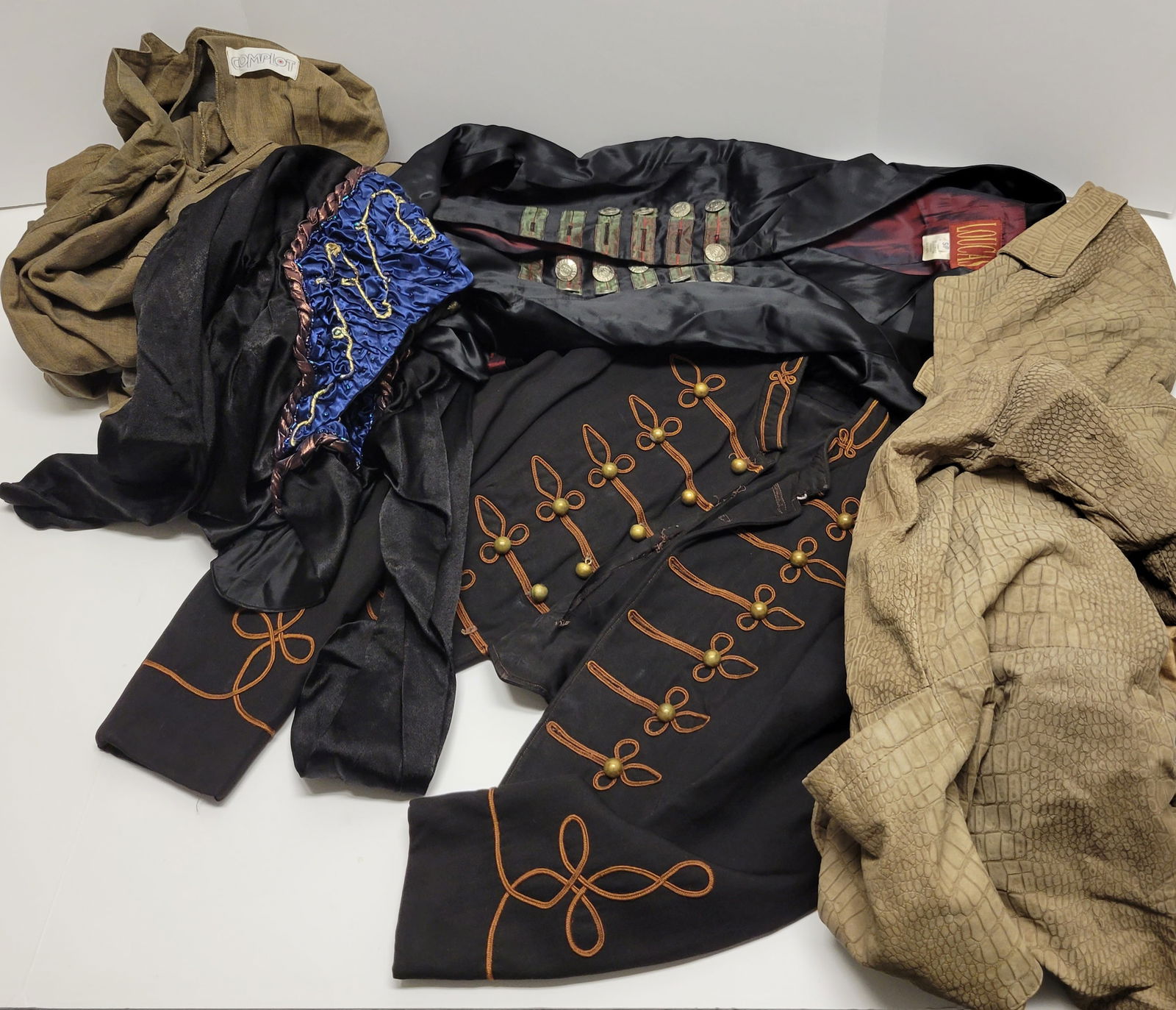 Irene Cara Estate 2 Event Worn Costumes Plus 3 Jackets COA (1 of 1)