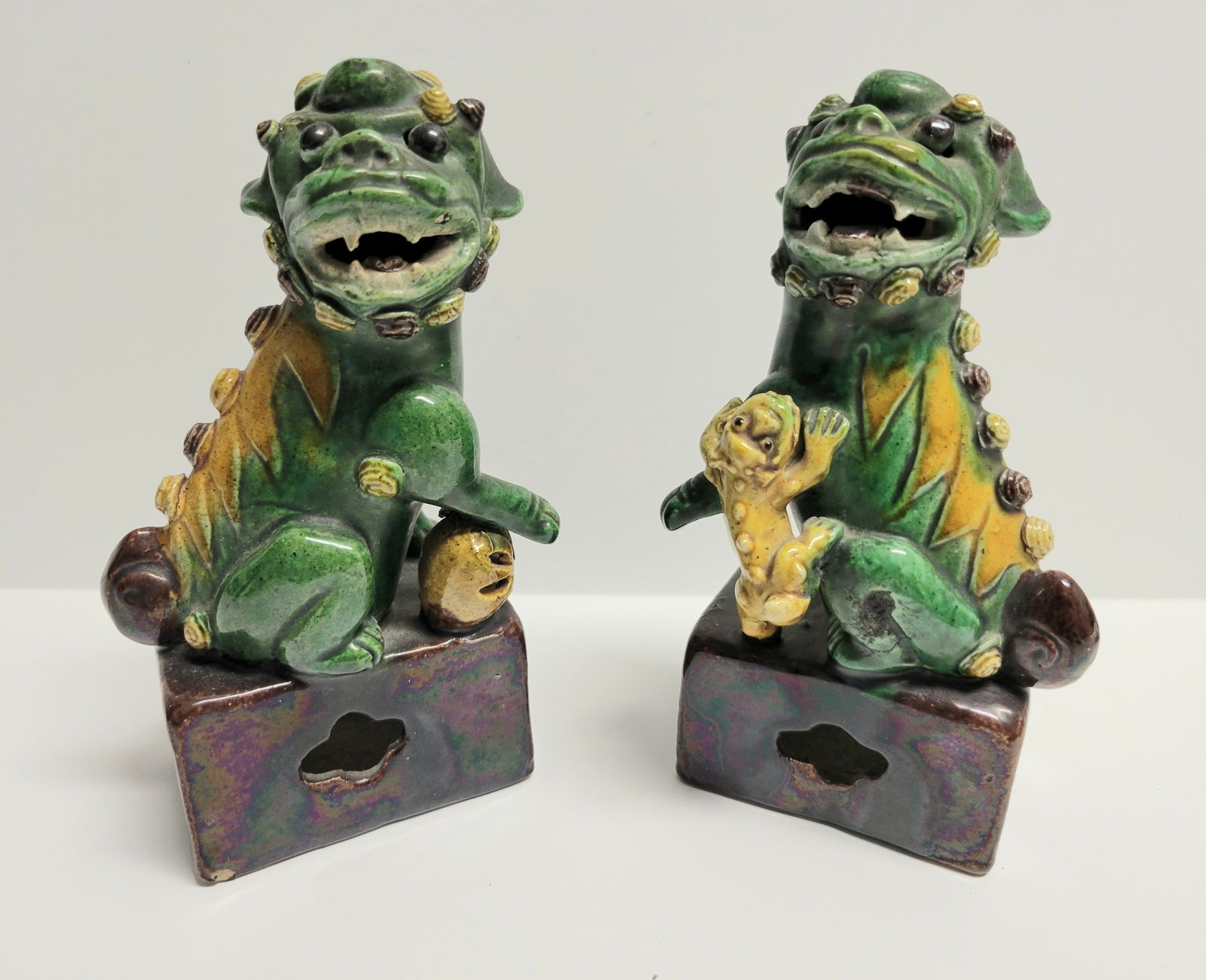 Vanderbilt Whitney Studio Pr Antique Chinese Sancai Foo Dogs Spinach Egg Glaze (1 of 2)
