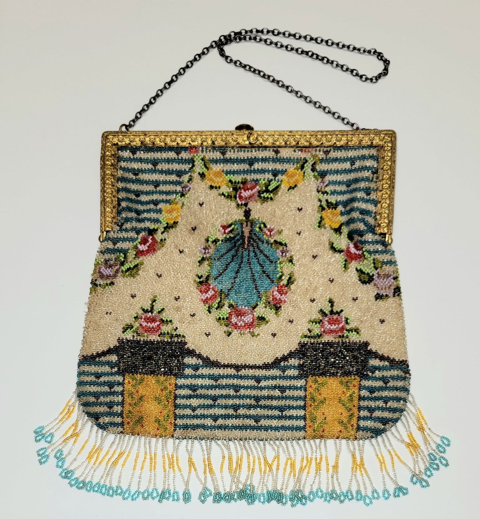 Pasadena Discovery Beaded And Mesh Handbags 8 Of 15 Art Deco Clutch Purses (1 of 2)