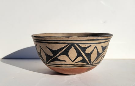 Santo Domingo Pueblo Dough Bowl Native American Decorated Southwestern Pottery 3.6in x 7.3in