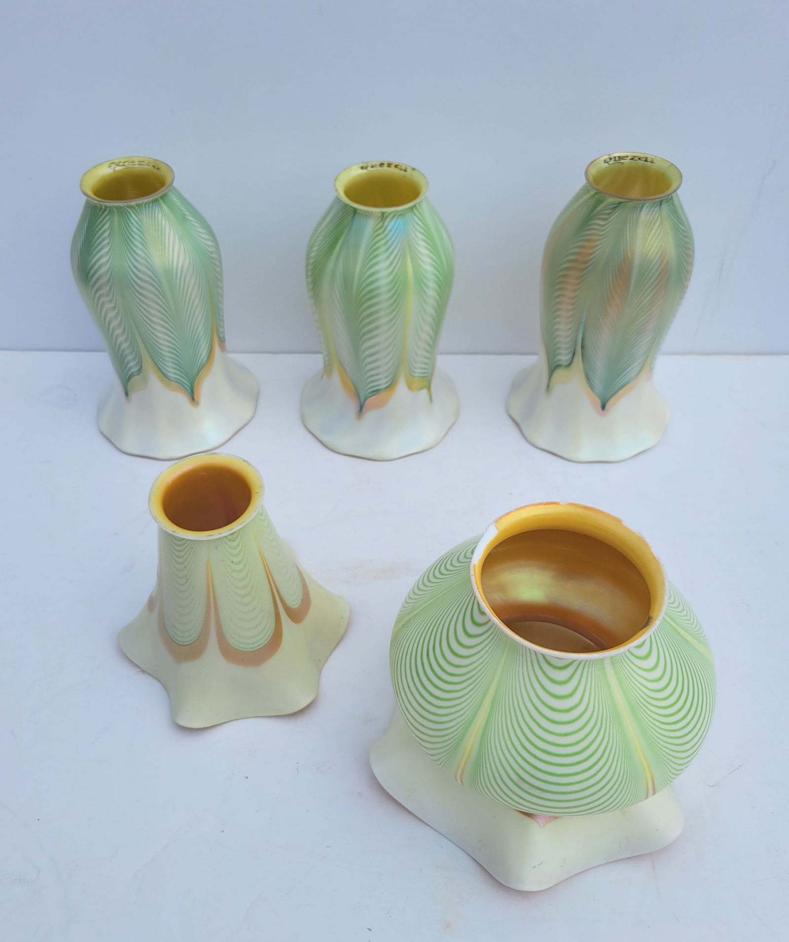 Lot 5 Aurene Quezal Art Glass Shades Incl 3 Signed Quezal 7.25in Pulled Feather Lamp Or Chandelier (1 of 5)