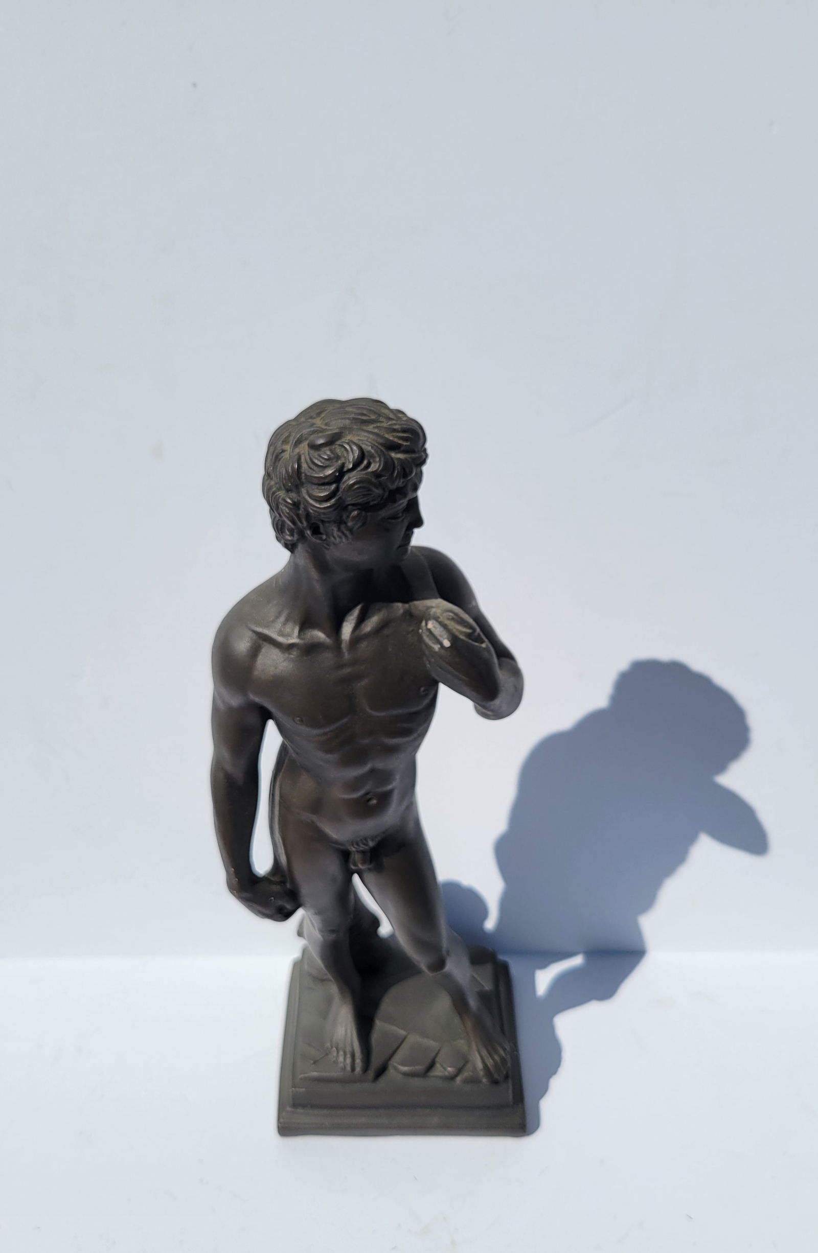 Plaster Michelangelo David Male Nude Austin Products 1971 Molded Statue Sculpture Italian: Plaster Michelangelo David Male Nude Austin Products 1971 Molded Statue Sculpture Italian. Dimensions: 14inWeight: 3.9lbsShipping: Visit StedmanShipping Dot Com for all info. Note large or heavy bronz