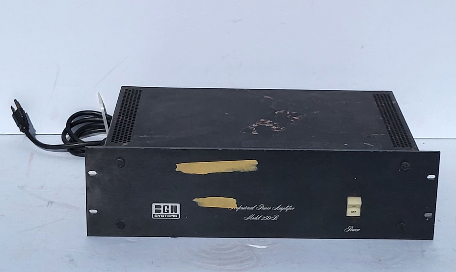 BGW Pro Power Amplifier 250B Rack Model 19inch Faceplate (1 of 1)