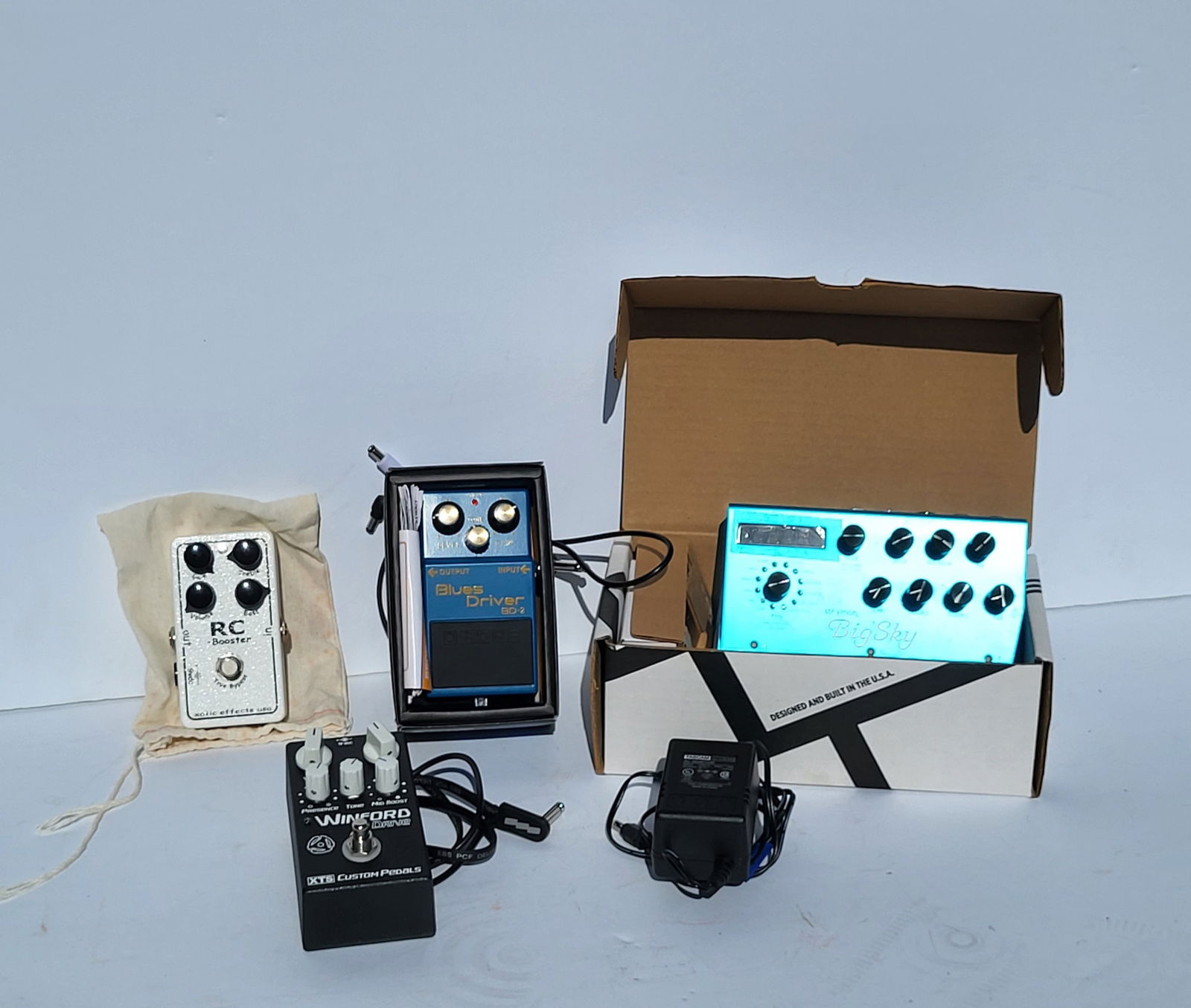 Lot 4 Effects Strymon BigSky Reverb Pedal Boss Blues Driver BD2 Pedal Winford Drive Pedal And Xotic (1 of 1)