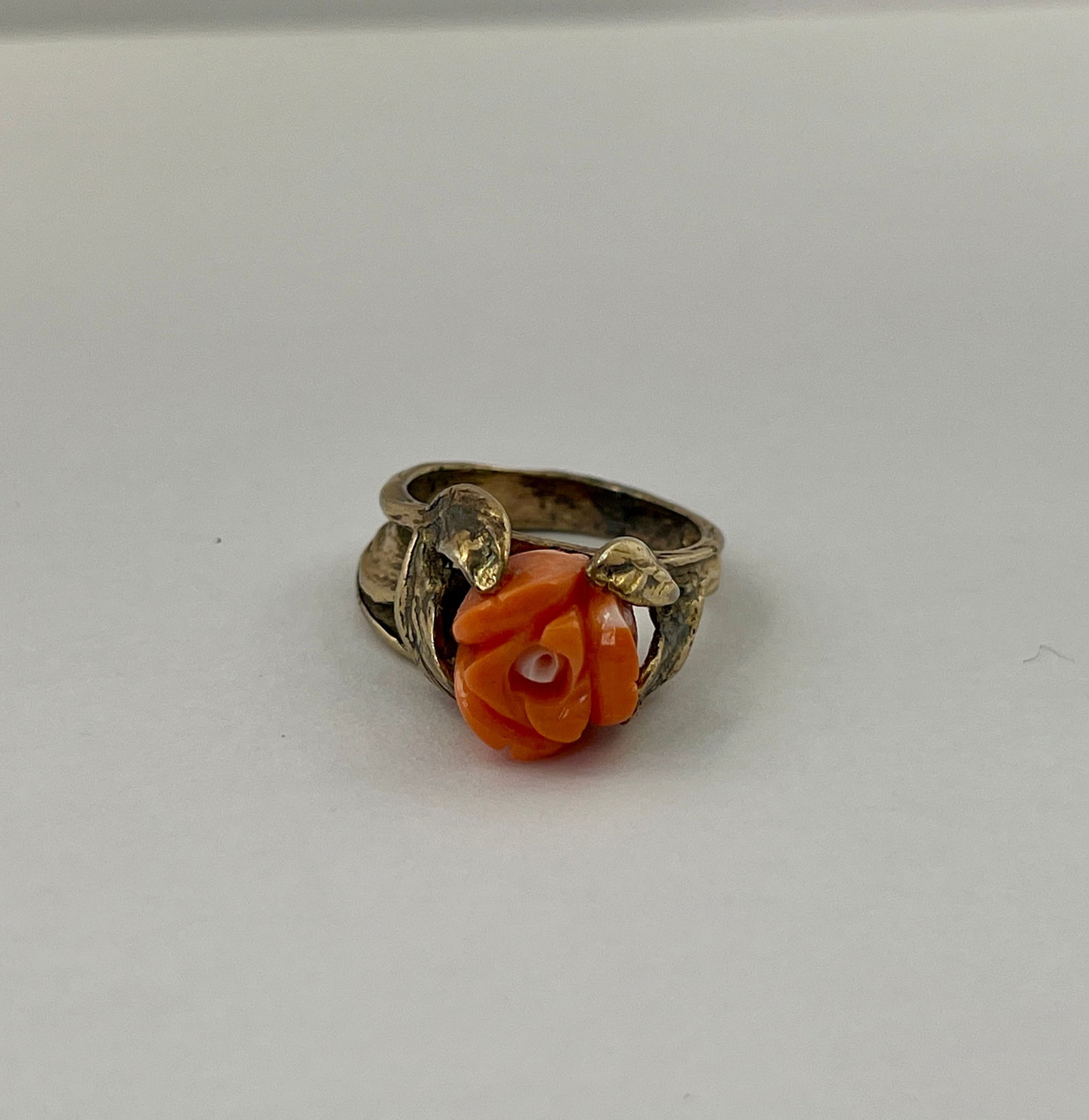 Ladies Vintage Angel Skin Coral Sterling Silver Size 6 Carved Floral Cocktail Ring 0.19Tozt (1 of 4)
