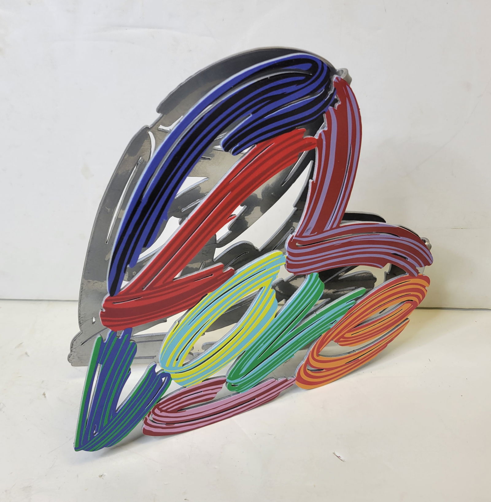 David Gerstein Love Pop Art Brushstrokes Double Sided Aluminum Cut Out Sculpture Statue Israel Israe: David Gerstein Love Pop Art Brushstrokes Double Sided Aluminum Cut Out Sculpture Statue Israel Israeli Jewish. Printed Gerstein Design signature, 8.75 x 8.5 x 3 inches. Provenance: Vestal, New York es
